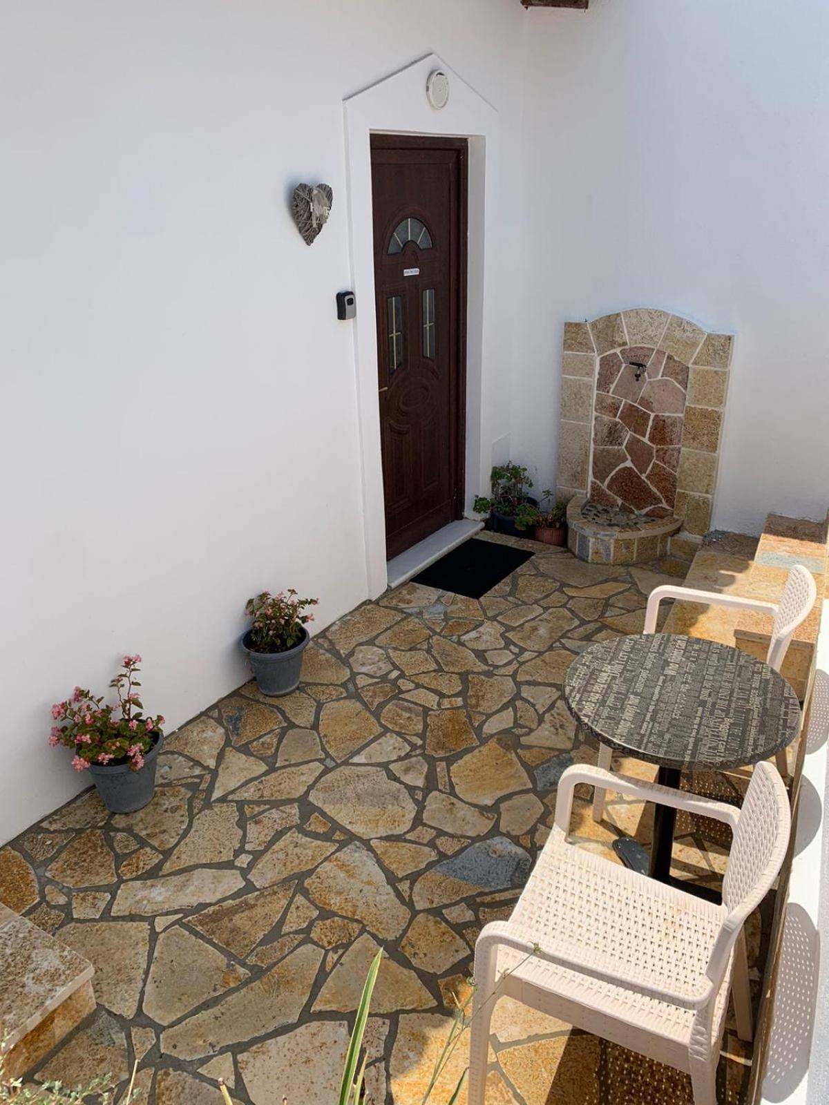 Nomad House-Entire House At Your Disposal,4 Guests Berat Eksteriør bilde